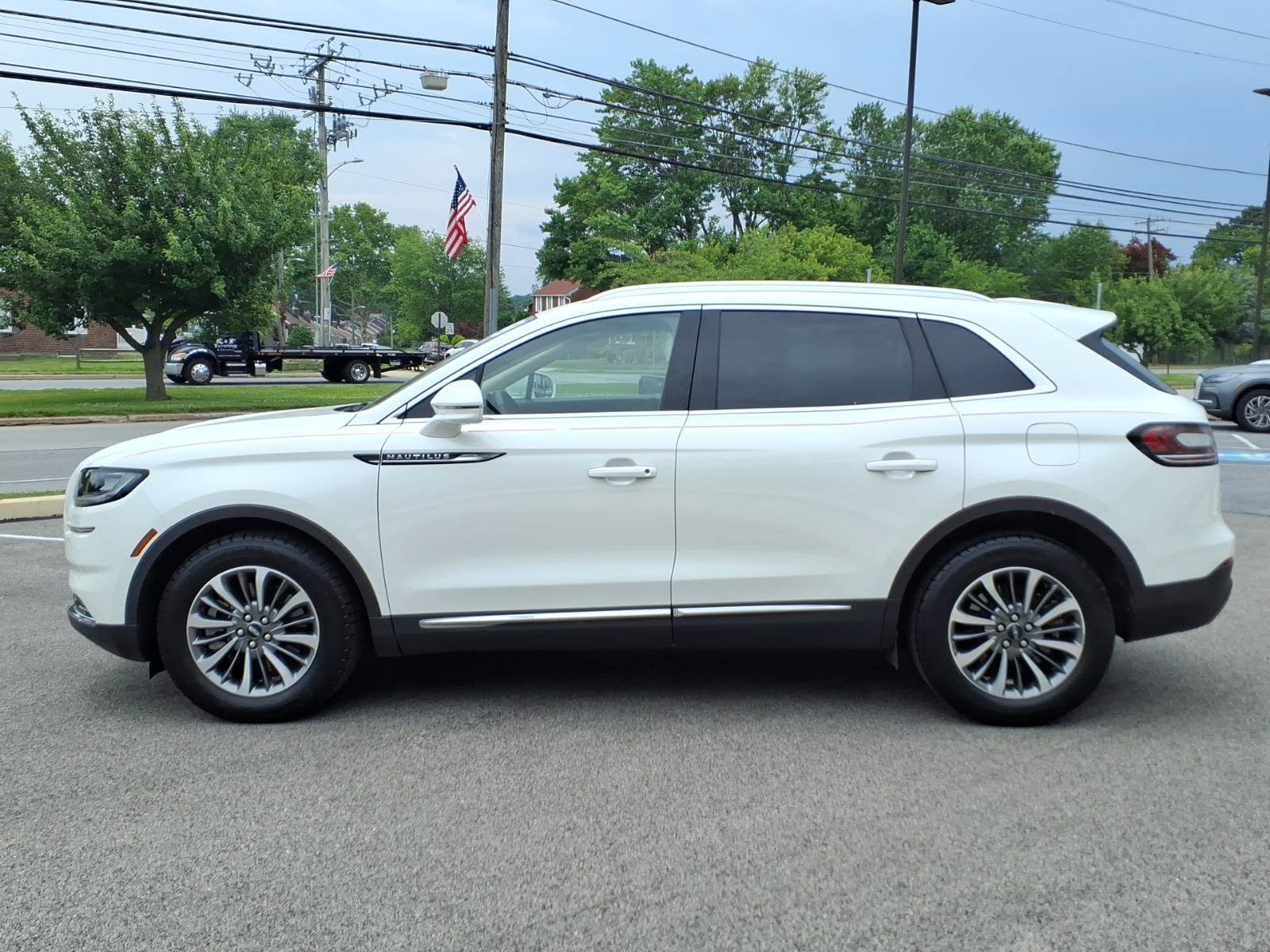 Used 2023 Lincoln Nautilus AWD w/ Premium Package image 6