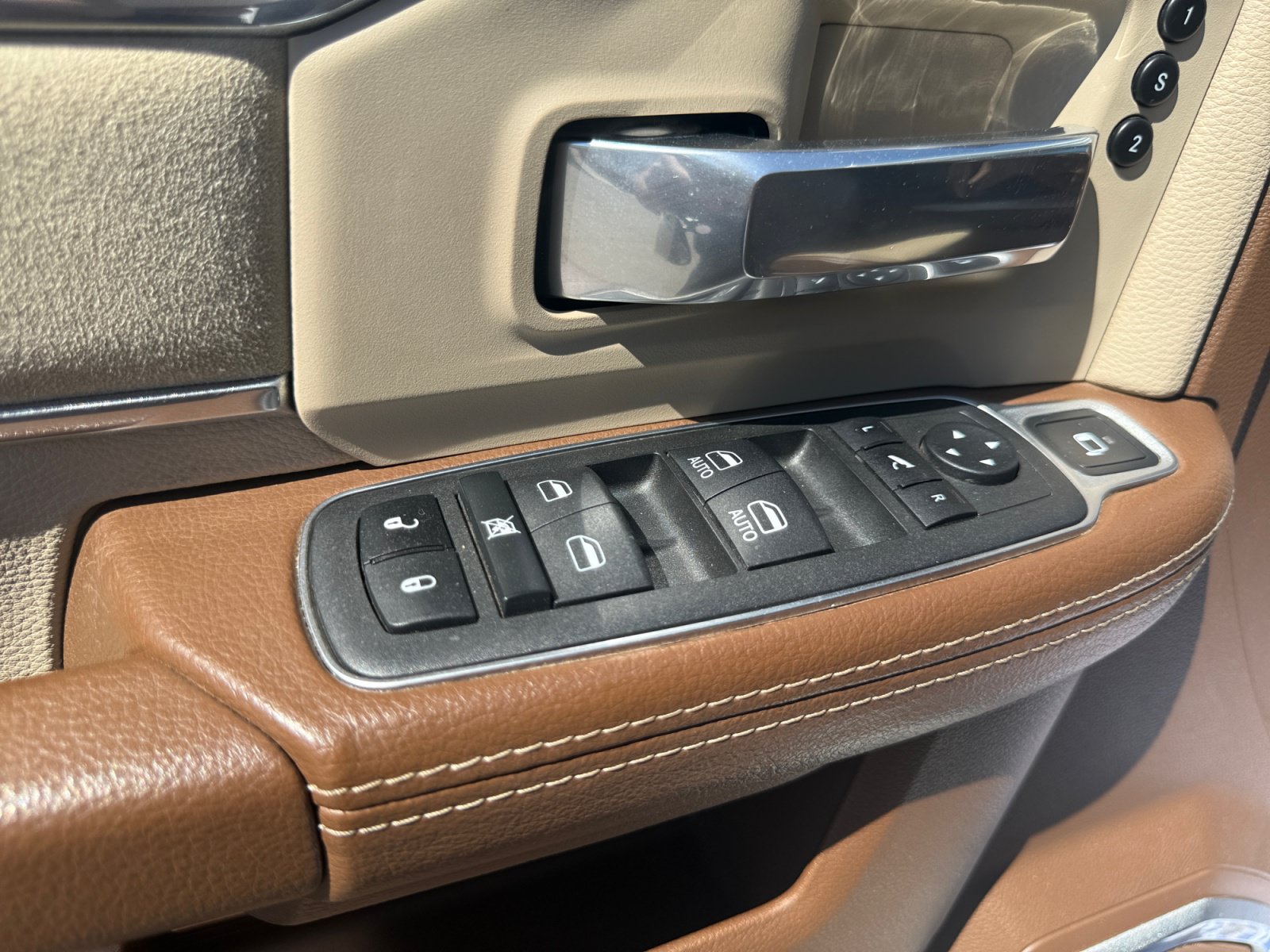 Used 2022 RAM 2500 Laramie AWD/4WD image 13