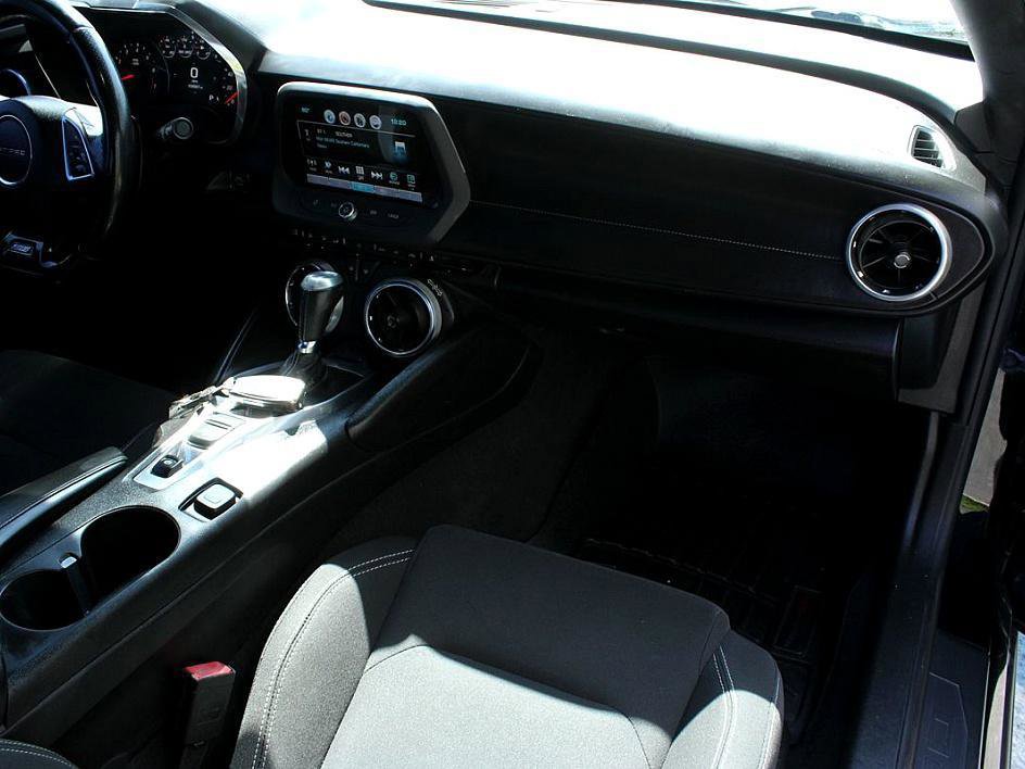 Used 2018 Chevrolet Camaro SS image 16