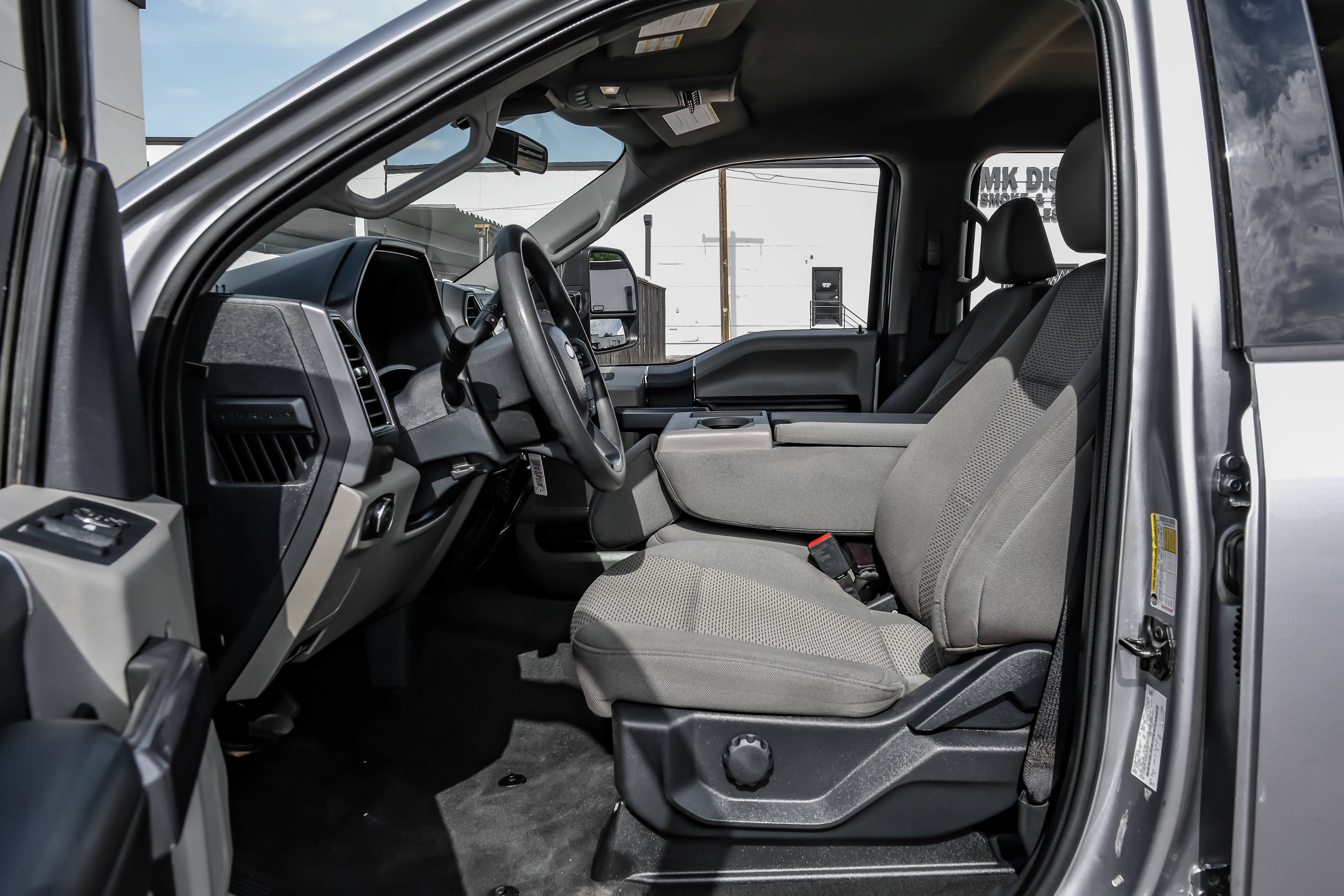 Used 2022 Ford F450 XLT w/ Camper Package AWD/4WD image 3