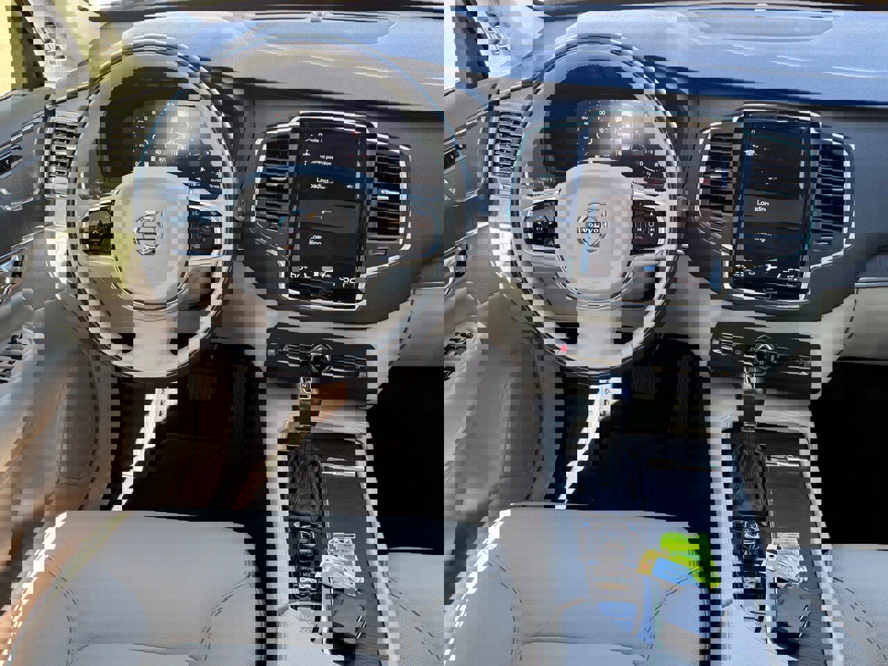 Used 2020 Volvo XC90 T6 Momentum image 13