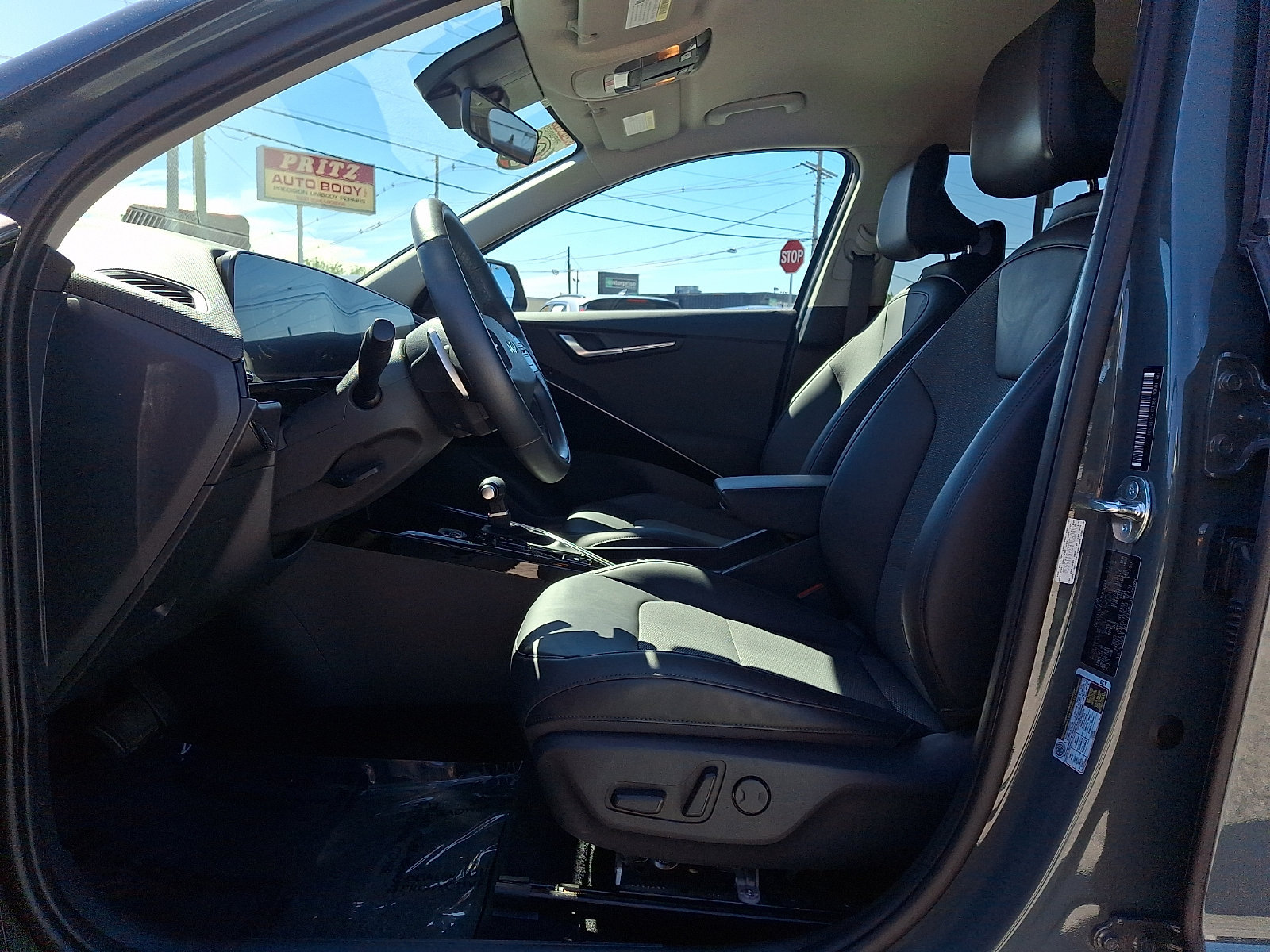 Certified 2023 Kia Niro EX FWD image 13