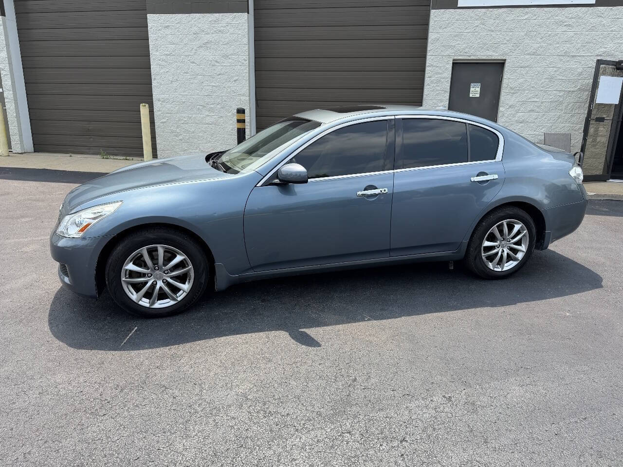 Used 2008 INFINITI G35 x Sedan w/ Premium Pkg AWD/4WD image 3