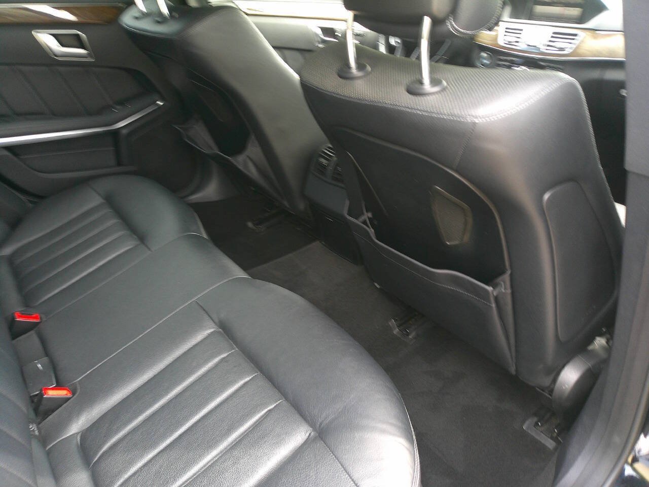 Used 2014 Mercedes-Benz E 550 4MATIC Sedan w/ Premium 1 Package image 19