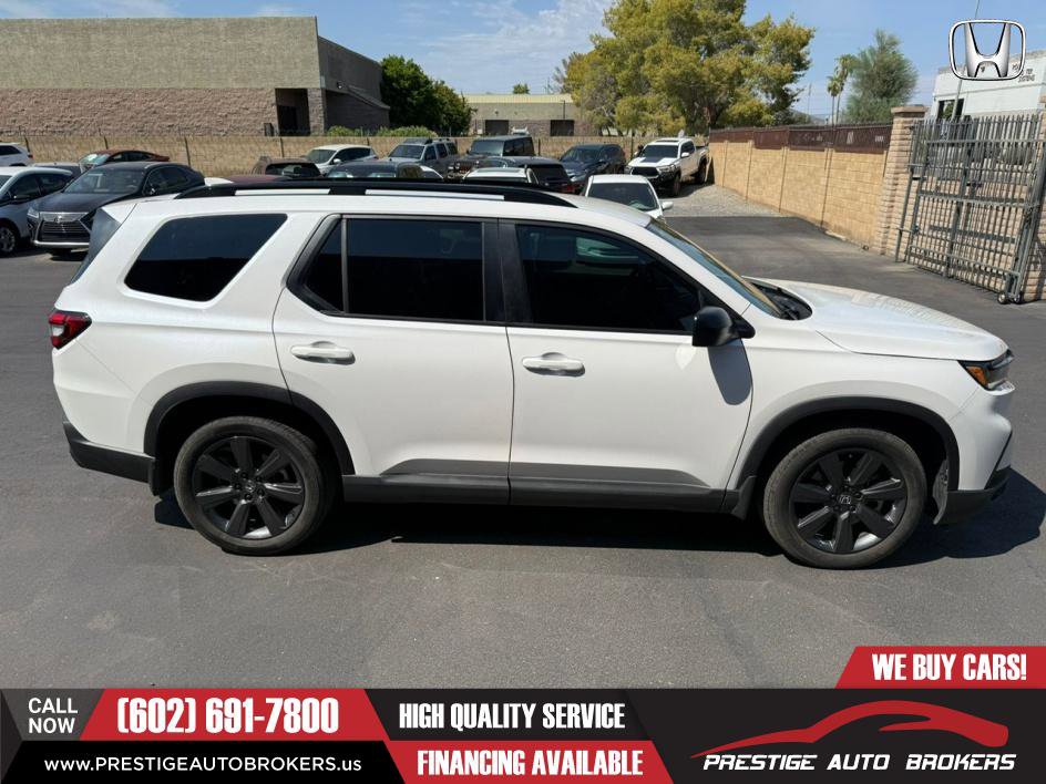 Used 2023 Honda Pilot Sport image 11