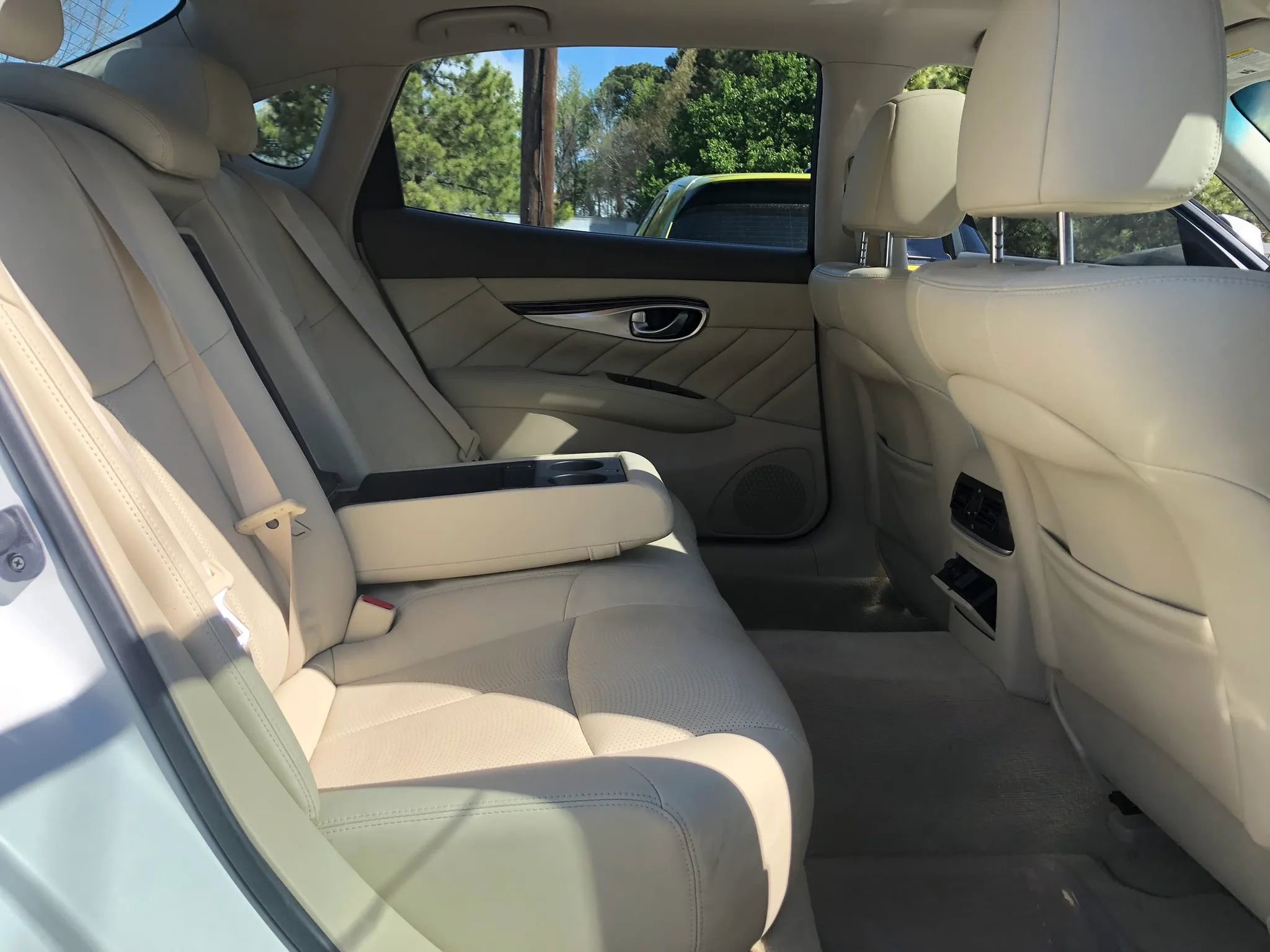 Used 2017 INFINITI Q70 L 3.7 image 36