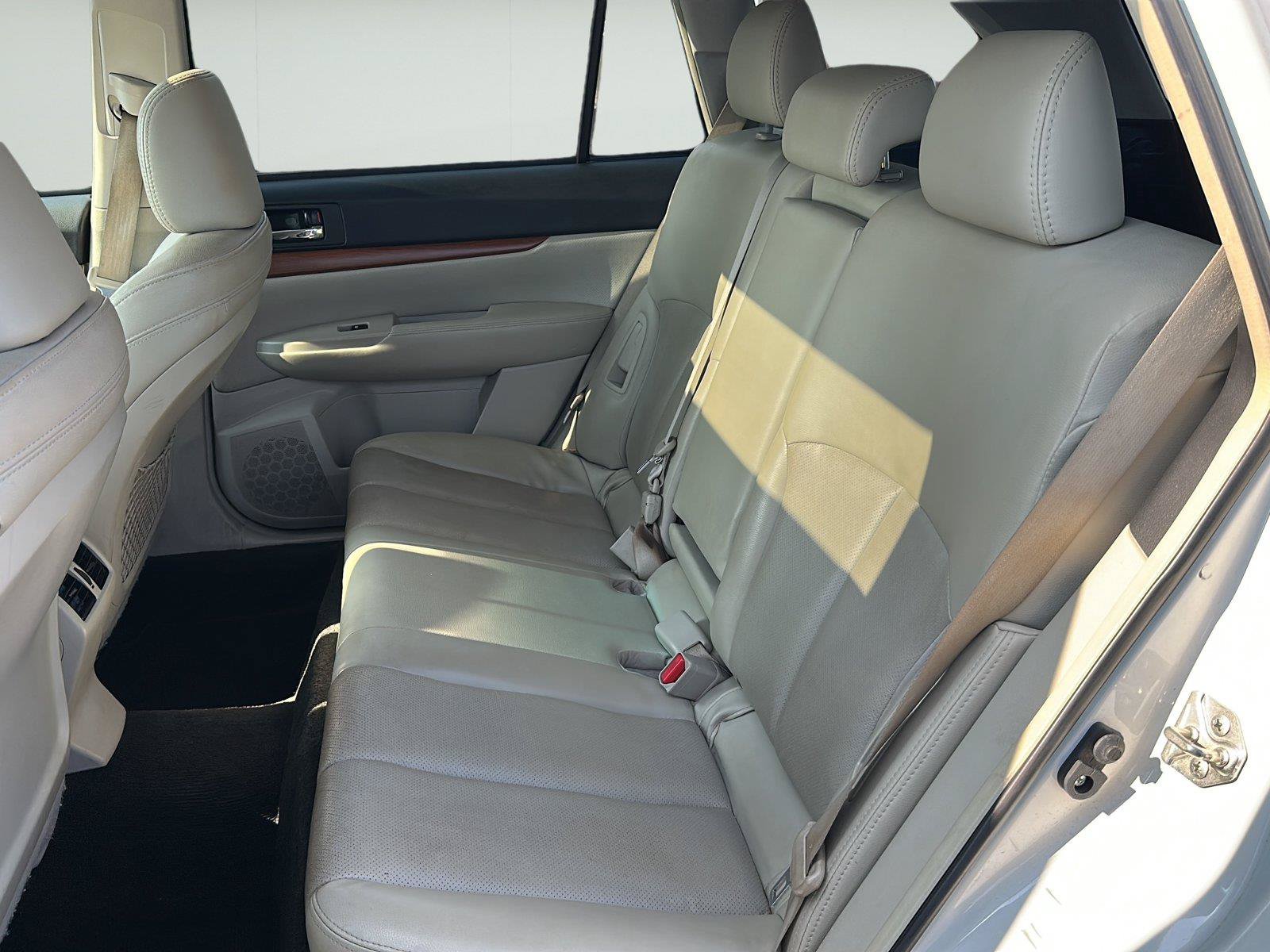 Used 2013 Subaru Outback 2.5i Limited AWD/4WD image 11