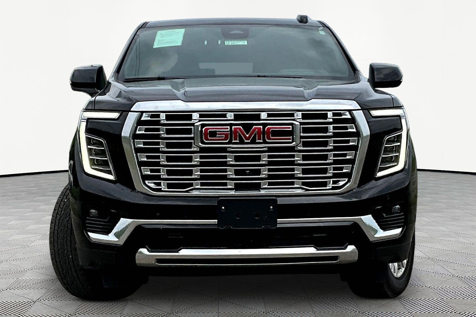 Used 2025 GMC Yukon XL Denali AWD/4WD image 11