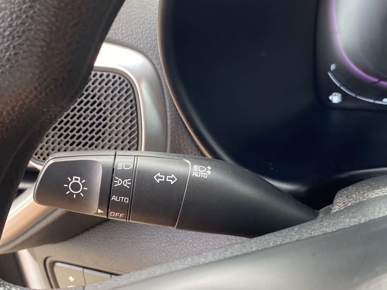 Used 2023 Kia Soul LX w/ LX Technology Package FWD image 24