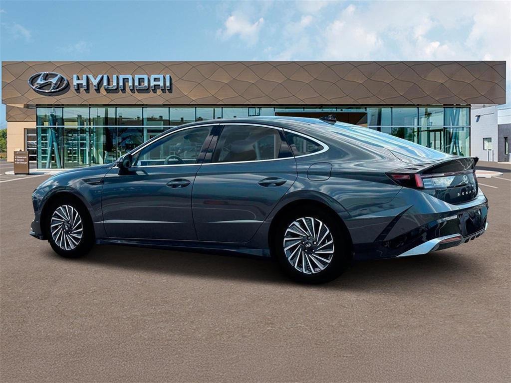 New 2025 Hyundai Sonata Limited image 4