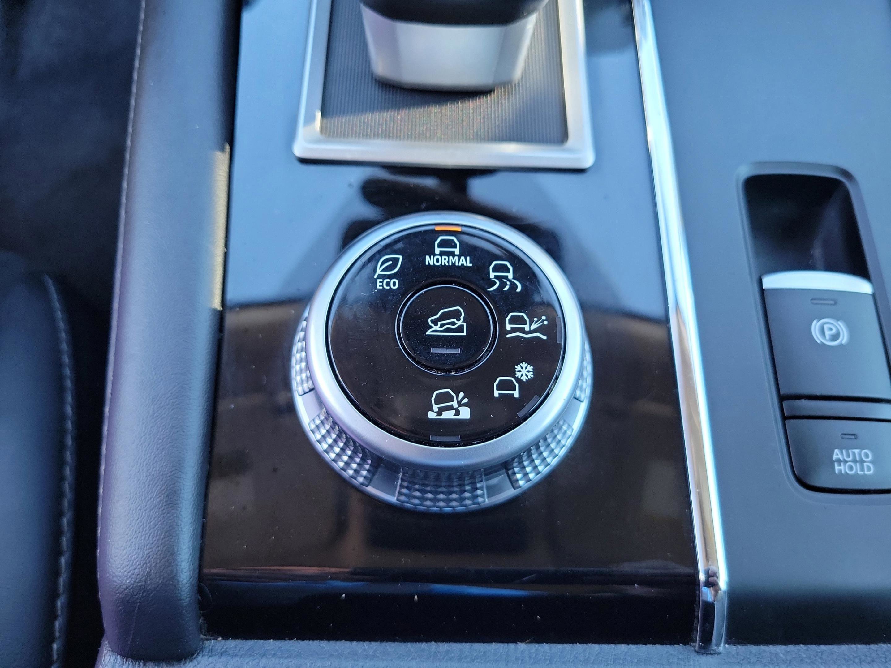 Used 2024 Mitsubishi Outlander SE image 33