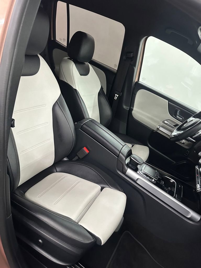 Used 2022 Mercedes-Benz GLB 35 AMG 4MATIC image 31