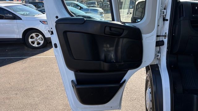 Used 2018 RAM ProMaster 2500 w/ Interior Convenience Group image 16