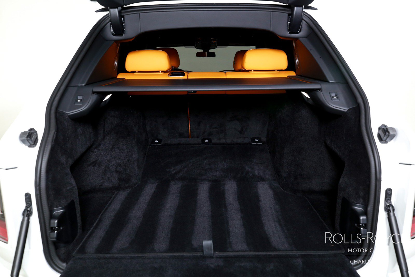 Used 2025 Rolls-Royce Cullinan AWD/4WD image 24