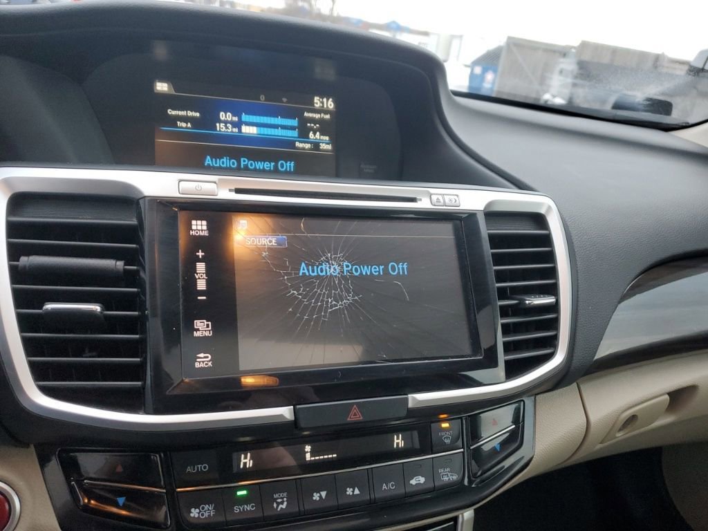 Used 2017 Honda Accord EX image 18