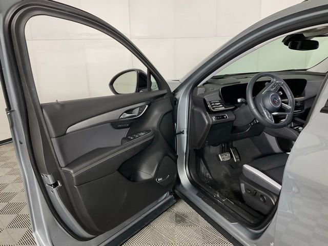 Used 2025 Buick Envision Sport Touring image 27