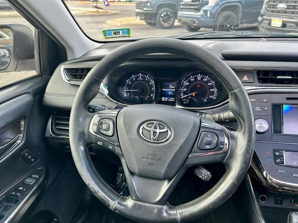 Used 2013 Toyota Avalon XLE image 18