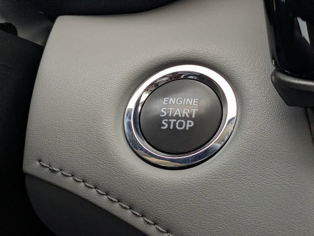 Used 2023 Toyota Highlander XLE image 27