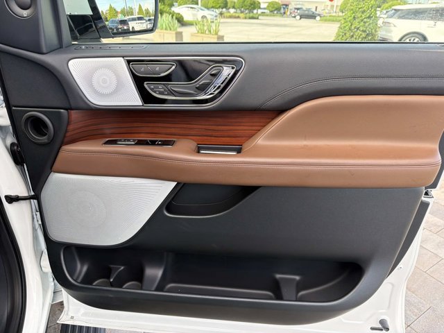 Certified 2024 Lincoln Navigator Reserve AWD/4WD image 18