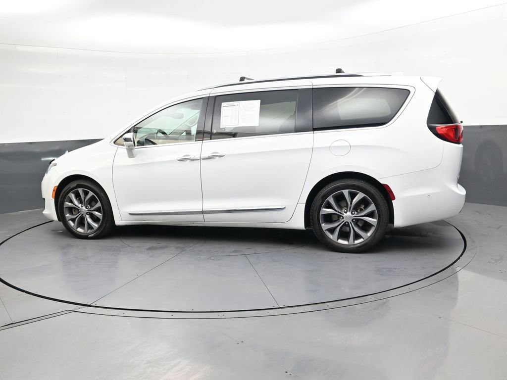 Used 2017 Chrysler Pacifica Limited FWD image 6