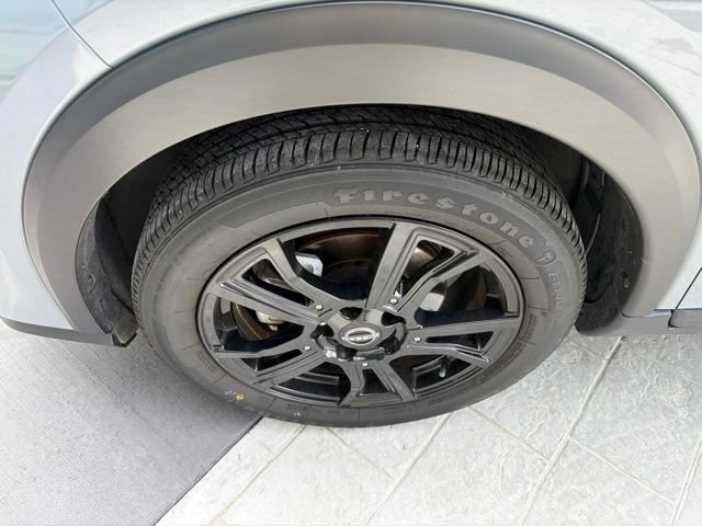Used 2023 Nissan Kicks SR FWD image 26