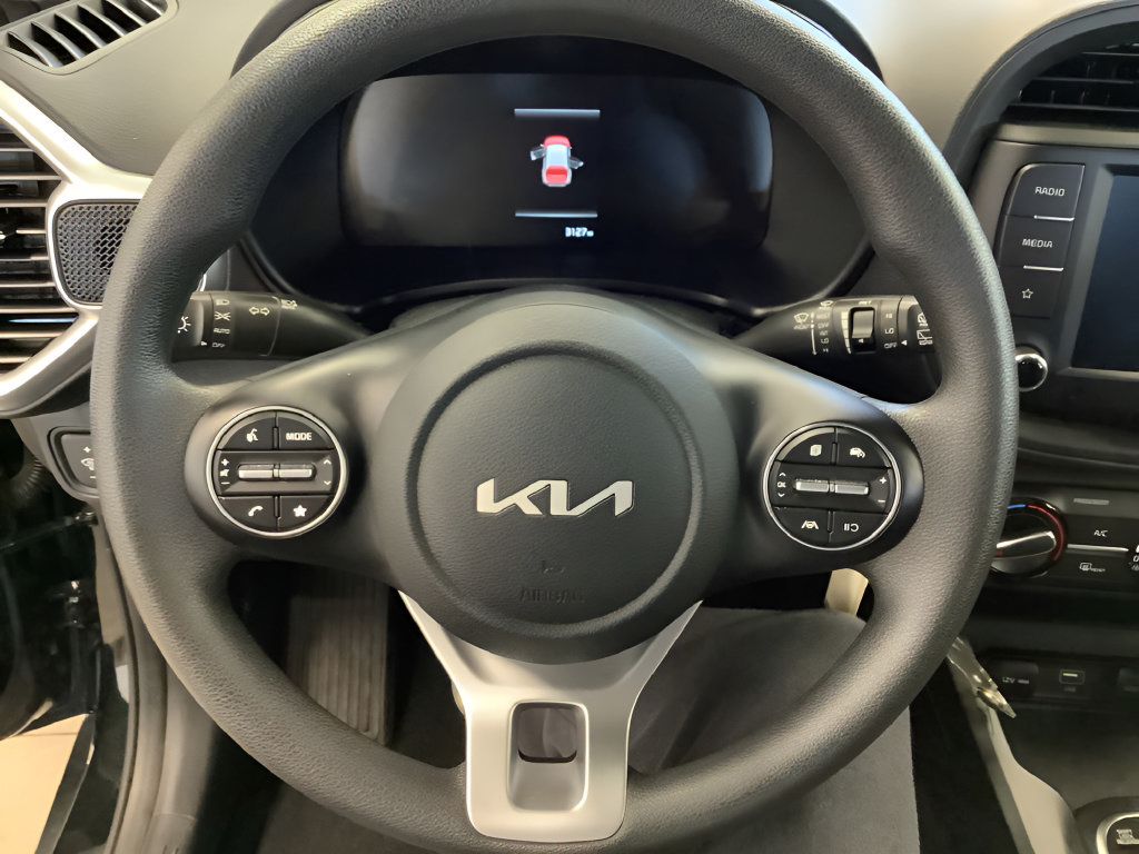 Certified 2023 Kia Soul LX FWD image 7