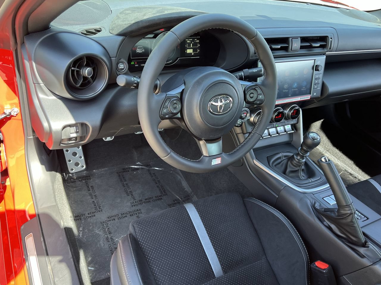 Used 2025 Toyota GR86 Premium RWD image 9