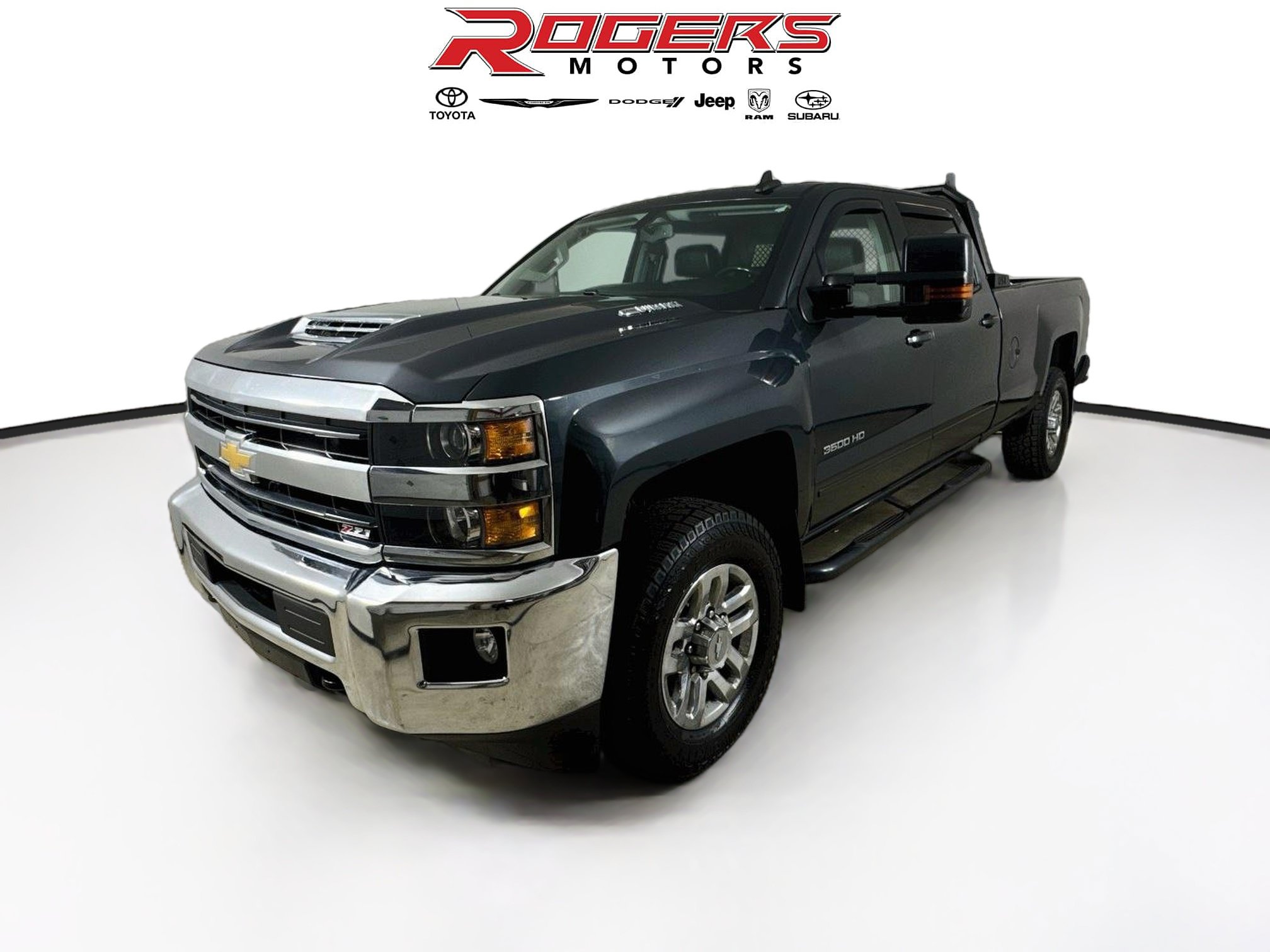 Used 2019 Chevrolet Silverado 3500 LT w/ LT Convenience Package AWD/4WD image 3