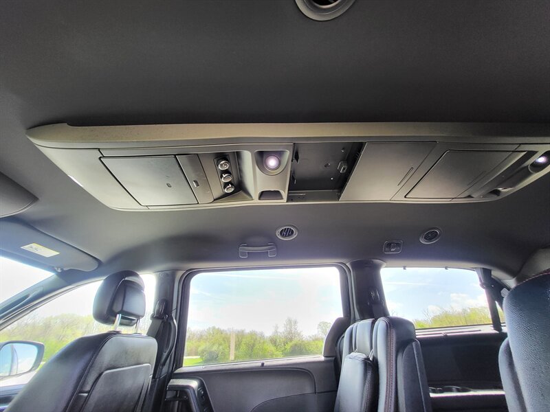 Used 2014 Dodge Grand Caravan R/T w/ Trailer Tow Group FWD image 27