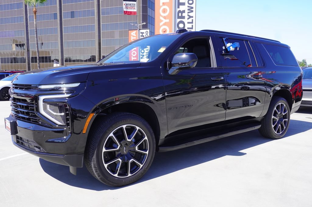 Used 2026 Chevrolet Suburban RST RWD image 4