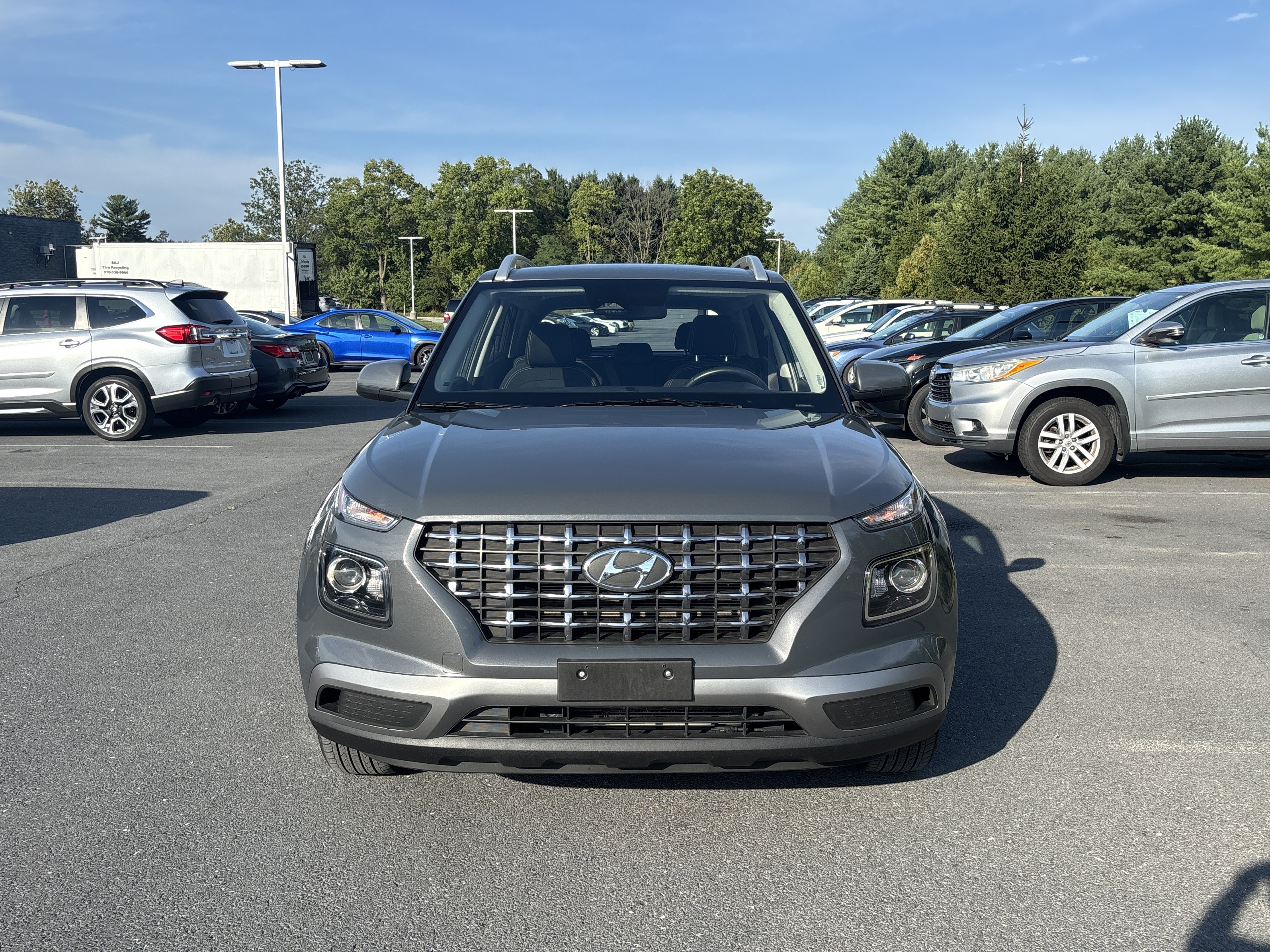Used 2025 Hyundai Venue SEL FWD image 14