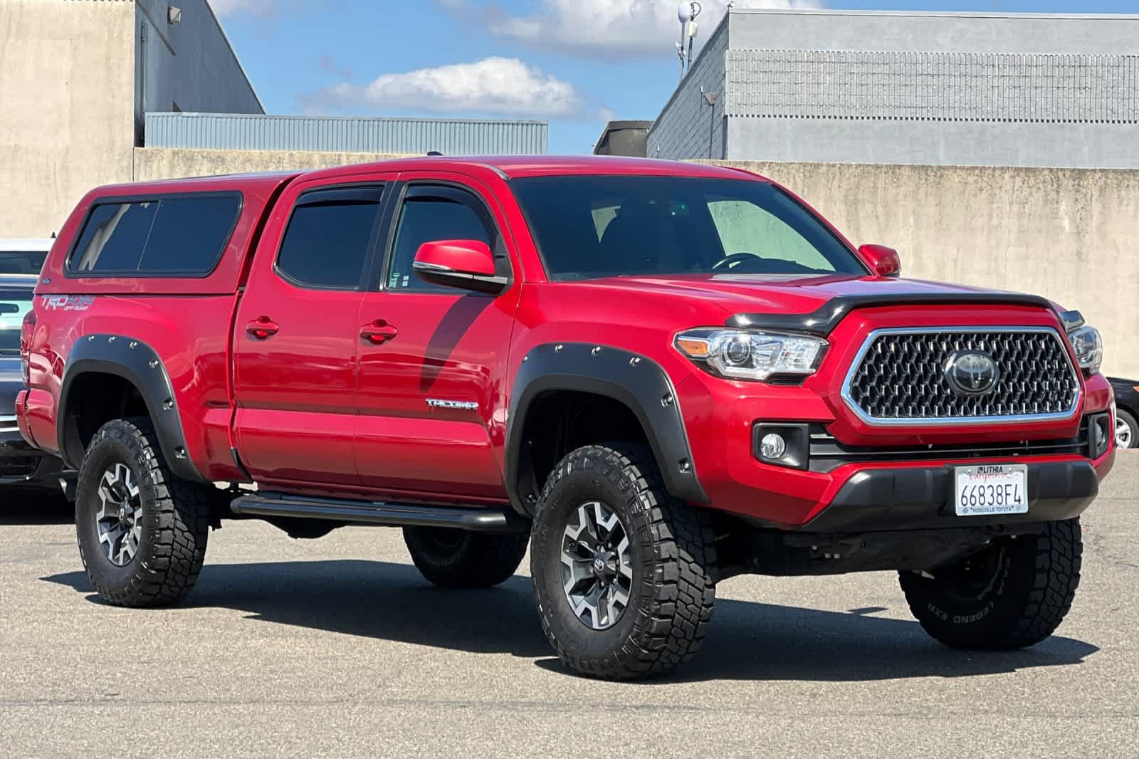 Used 2018 Toyota Tacoma TRD Off-Road w/ Technology Package AWD/4WD image 5