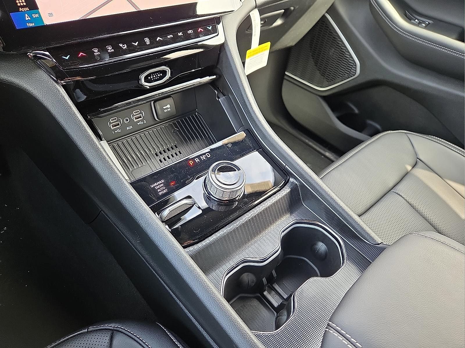 New 2026 Jeep Grand Cherokee Limited w/ Luxury Tech Group II image 25