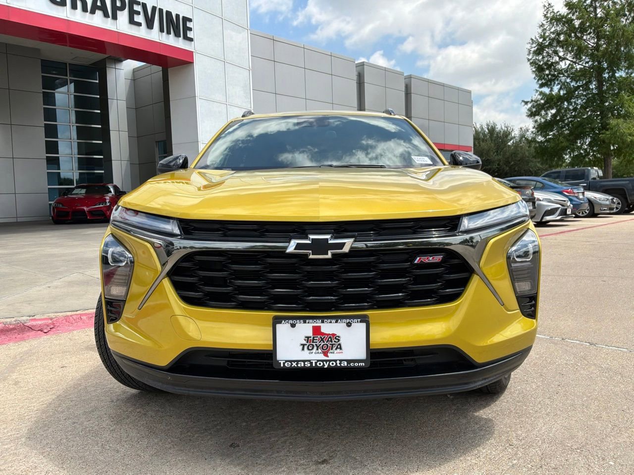 Used 2025 Chevrolet Trax RS w/ Driver Confidence Package FWD image 3
