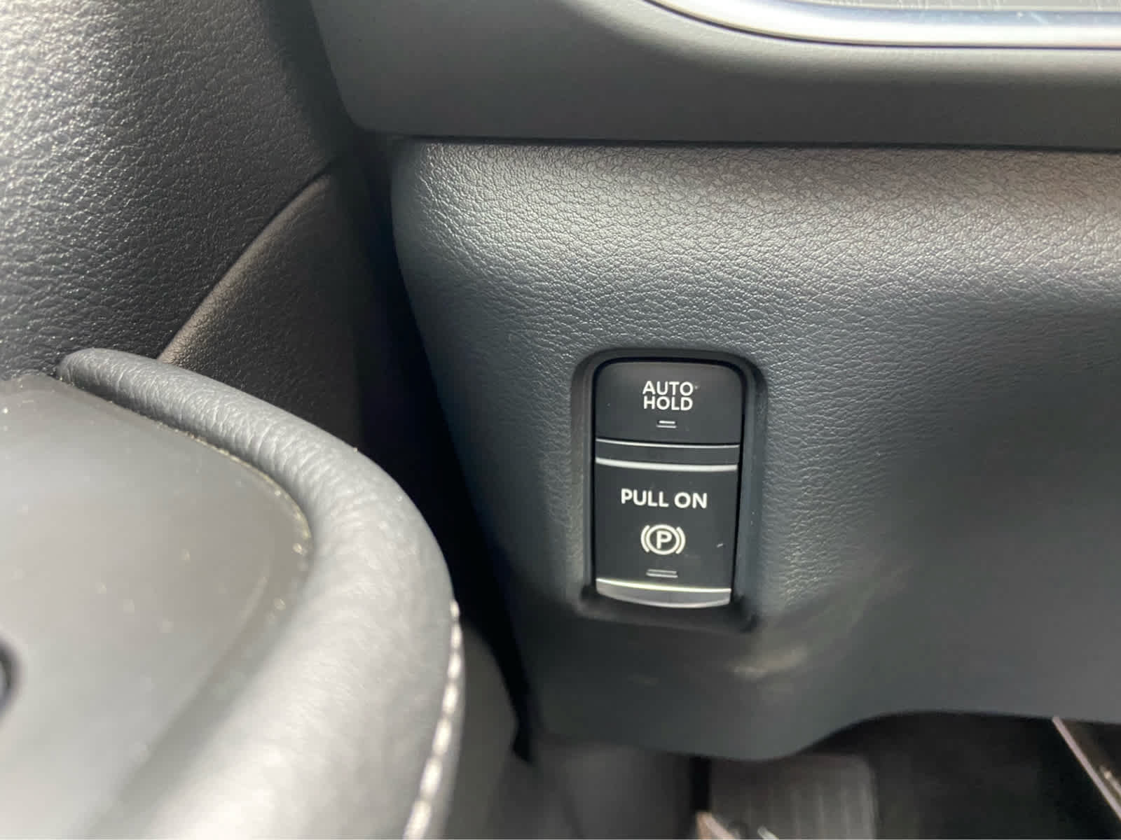Used 2025 Nissan Armada SV AWD/4WD image 25