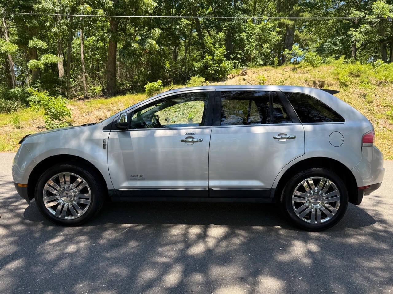 Used 2009 Lincoln MKX AWD image 10