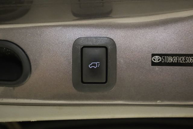 Used 2014 Toyota Highlander Plus image 36