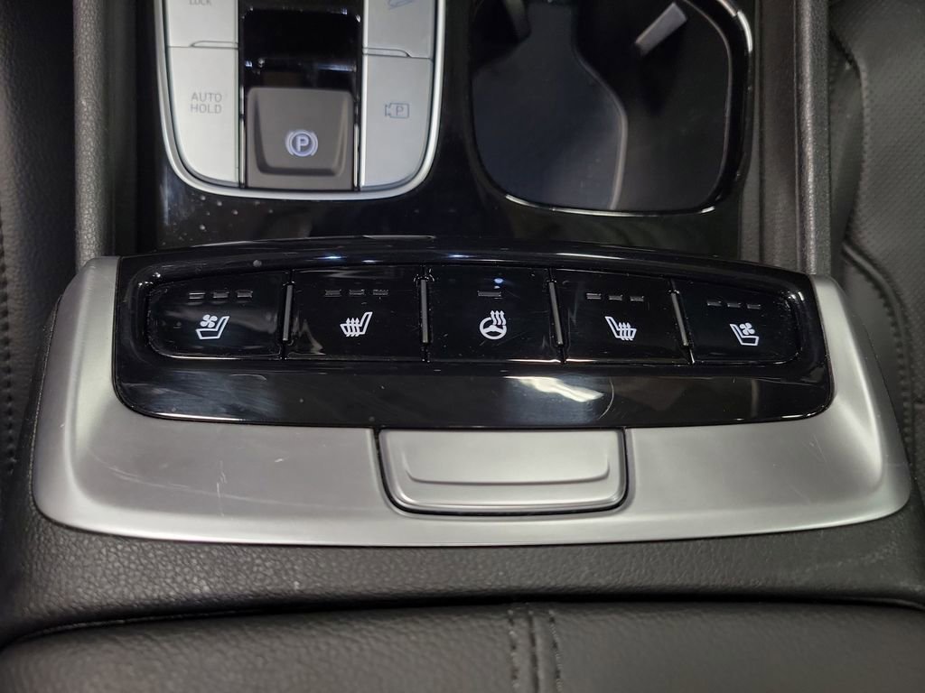 Used 2022 Hyundai Santa Cruz Limited image 17