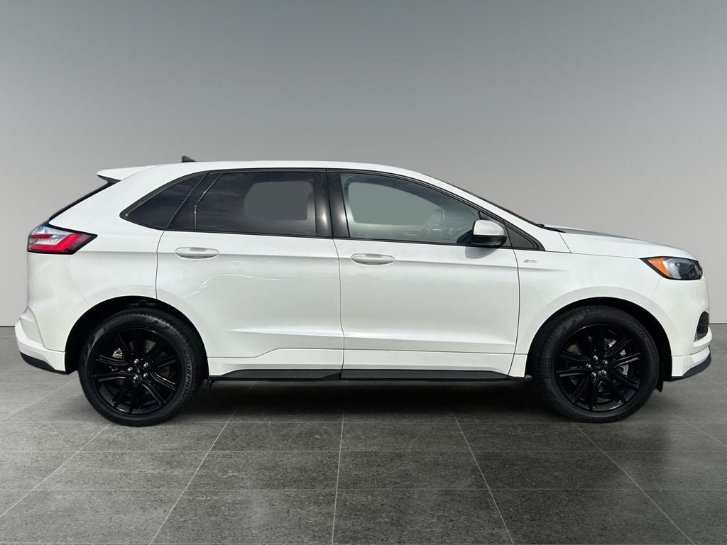 Used 2022 Ford Edge ST-Line w/ Class II Trailer Tow Package AWD/4WD image 8