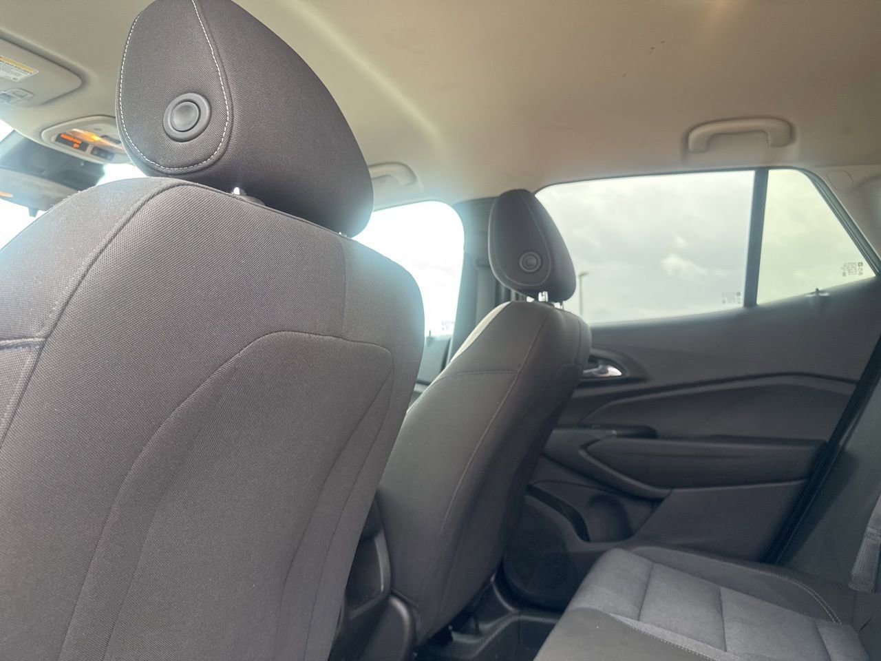 Used 2025 Chevrolet Trax LS image 34