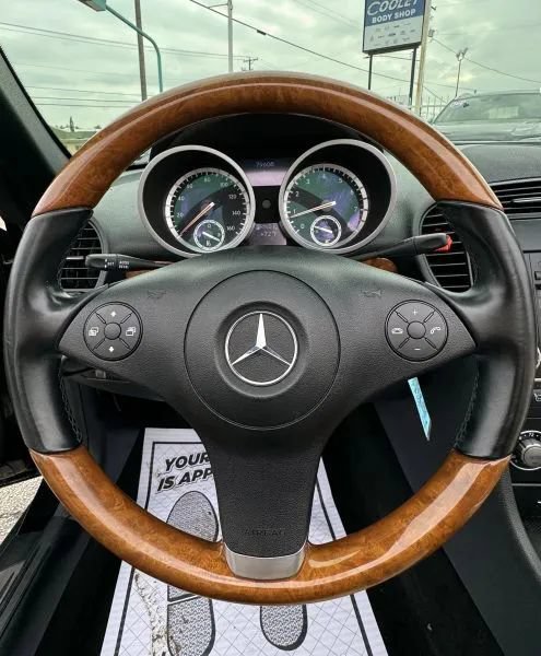 Used 2011 Mercedes-Benz SLK 300 image 28