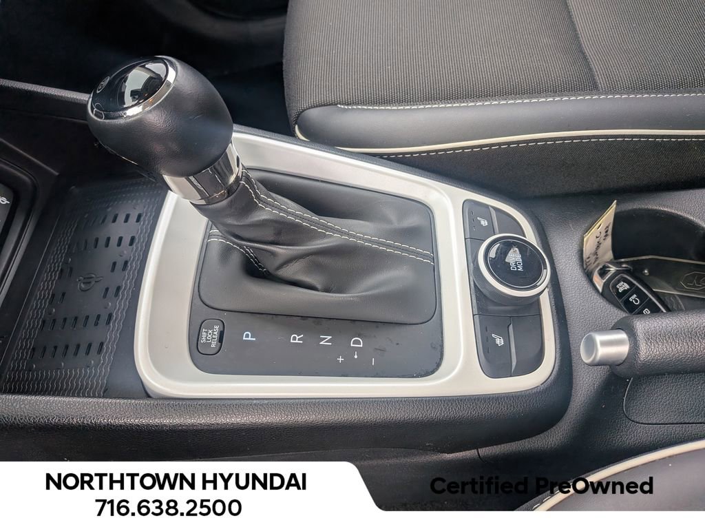 Certified 2023 Hyundai Venue Limited w/ Cargo Package image 16