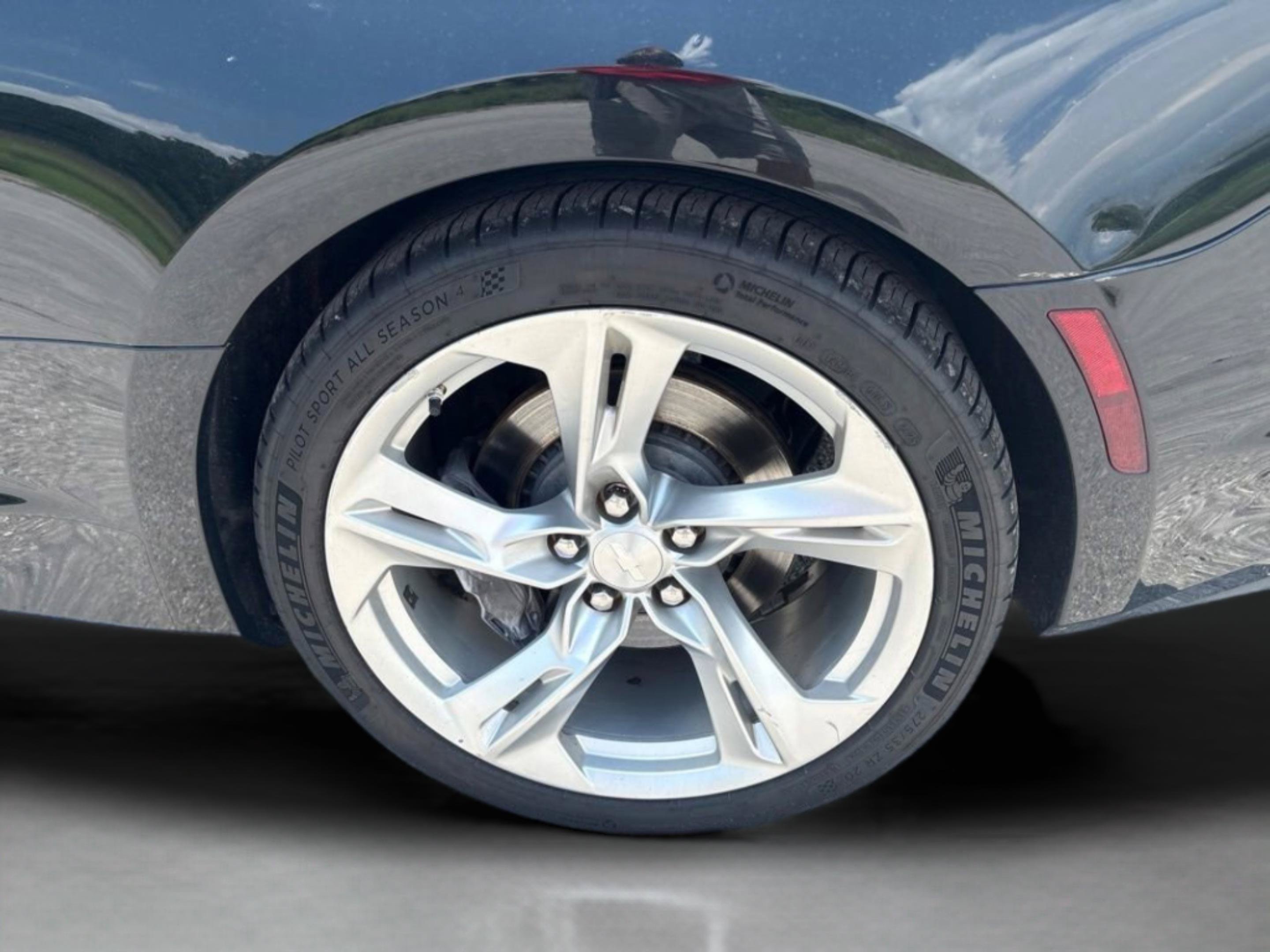 Used 2019 Chevrolet Camaro SS RWD image 33