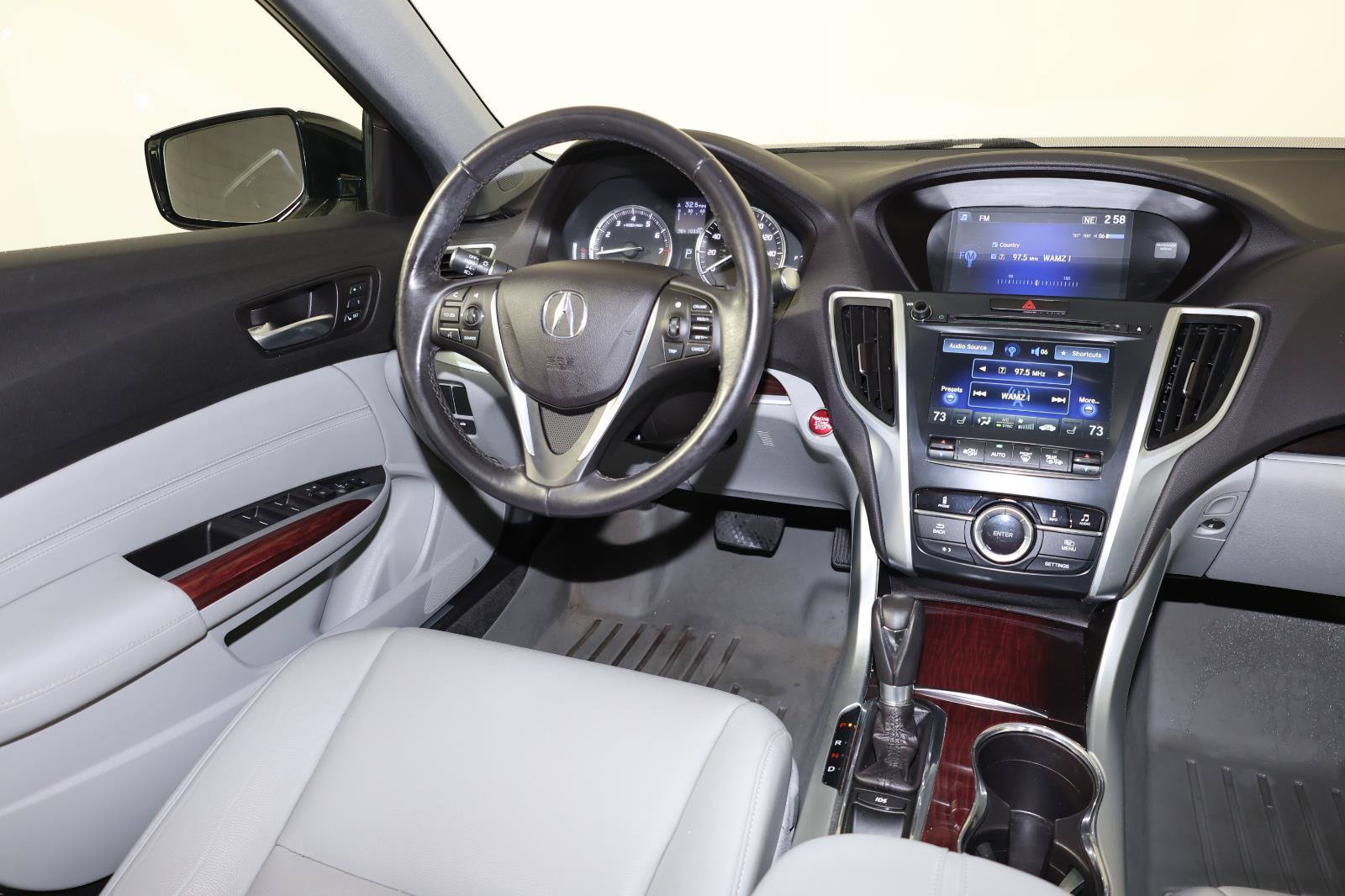 Used 2016 Acura TLX FWD image 9