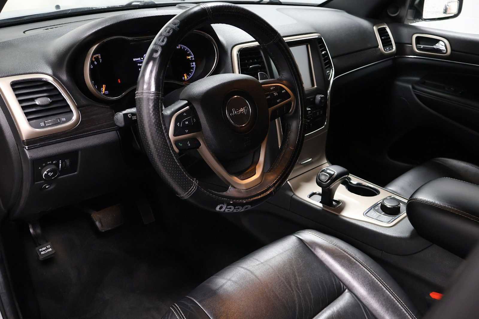 Used 2014 Jeep Grand Cherokee Limited w/ Trailer Tow Group IV image 4