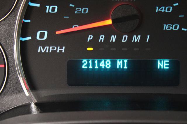 Used 2025 Chevrolet Express 3500 LT w/ LT Preferred Equipment Group RWD image 11