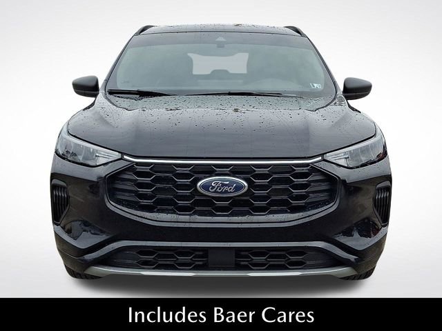 Used 2023 Ford Escape ST-Line w/ Tech Pack #1 AWD/4WD image 2