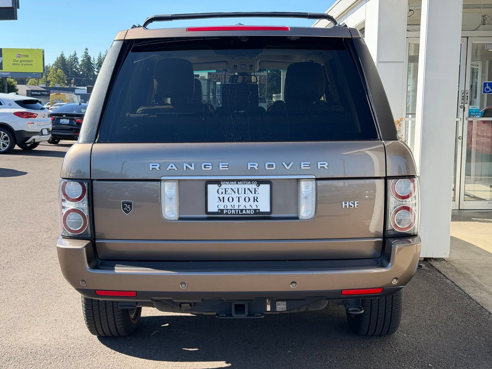 Used 2012 Land Rover Range Rover HSE LUX w/ Luxury Interior Pkg AWD/4WD image 4