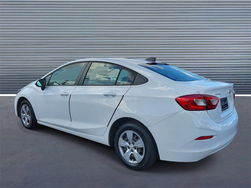 Used 2018 Chevrolet Cruze LS image 4