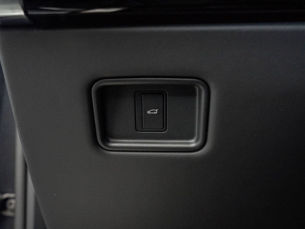 Used 2025 Land Rover Range Rover SE AWD/4WD image 42